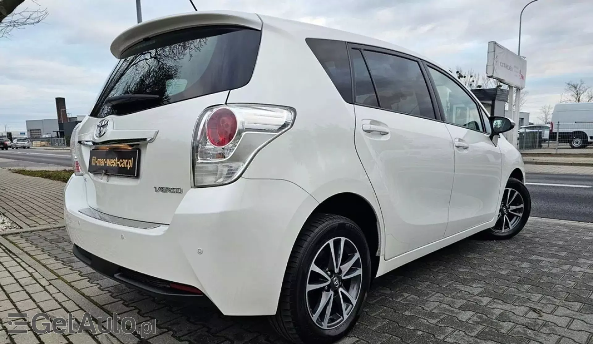 TOYOTA Verso 