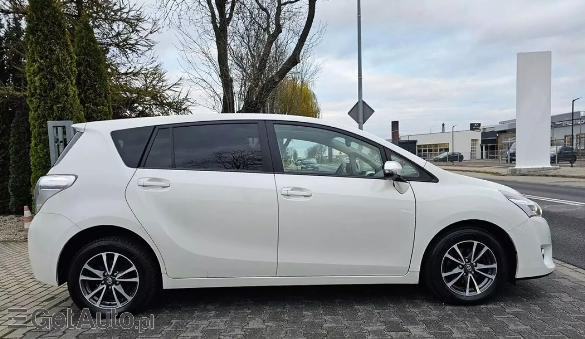 TOYOTA Verso 