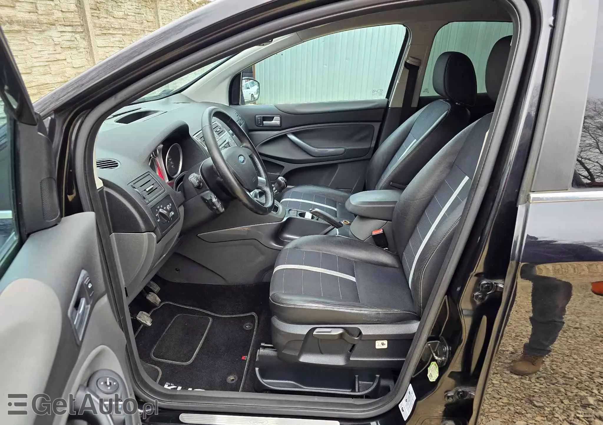 FORD Kuga 2.0 TDCi 2x4 Titanium