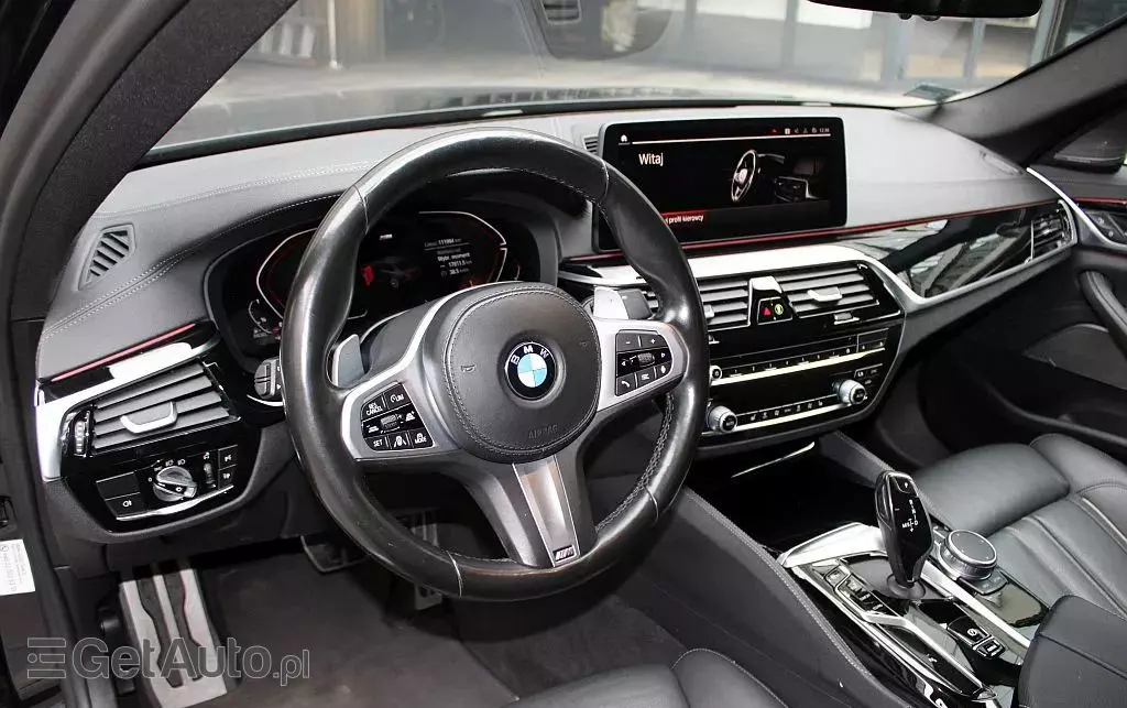 BMW Seria 5 530d xDrive M Sport sport