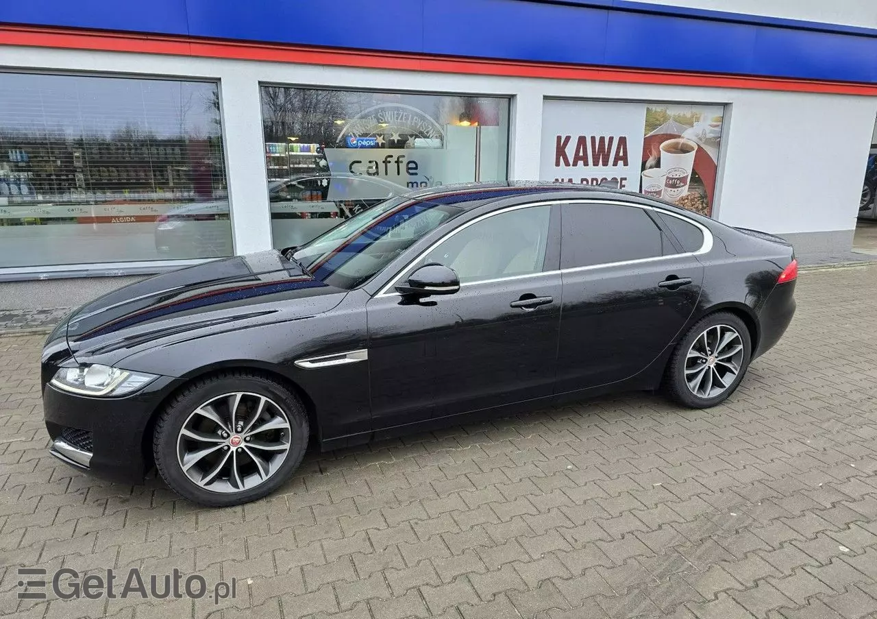 JAGUAR XF 2.0 i4D Pure