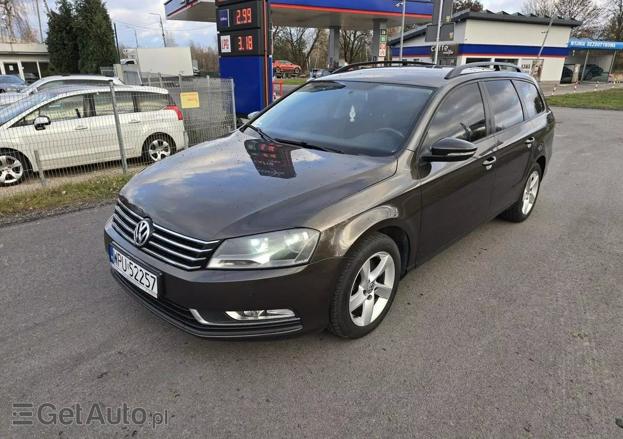 VOLKSWAGEN Passat 