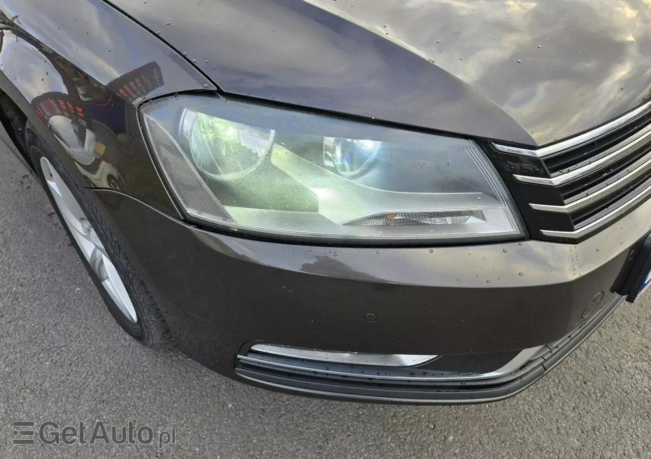 VOLKSWAGEN Passat 