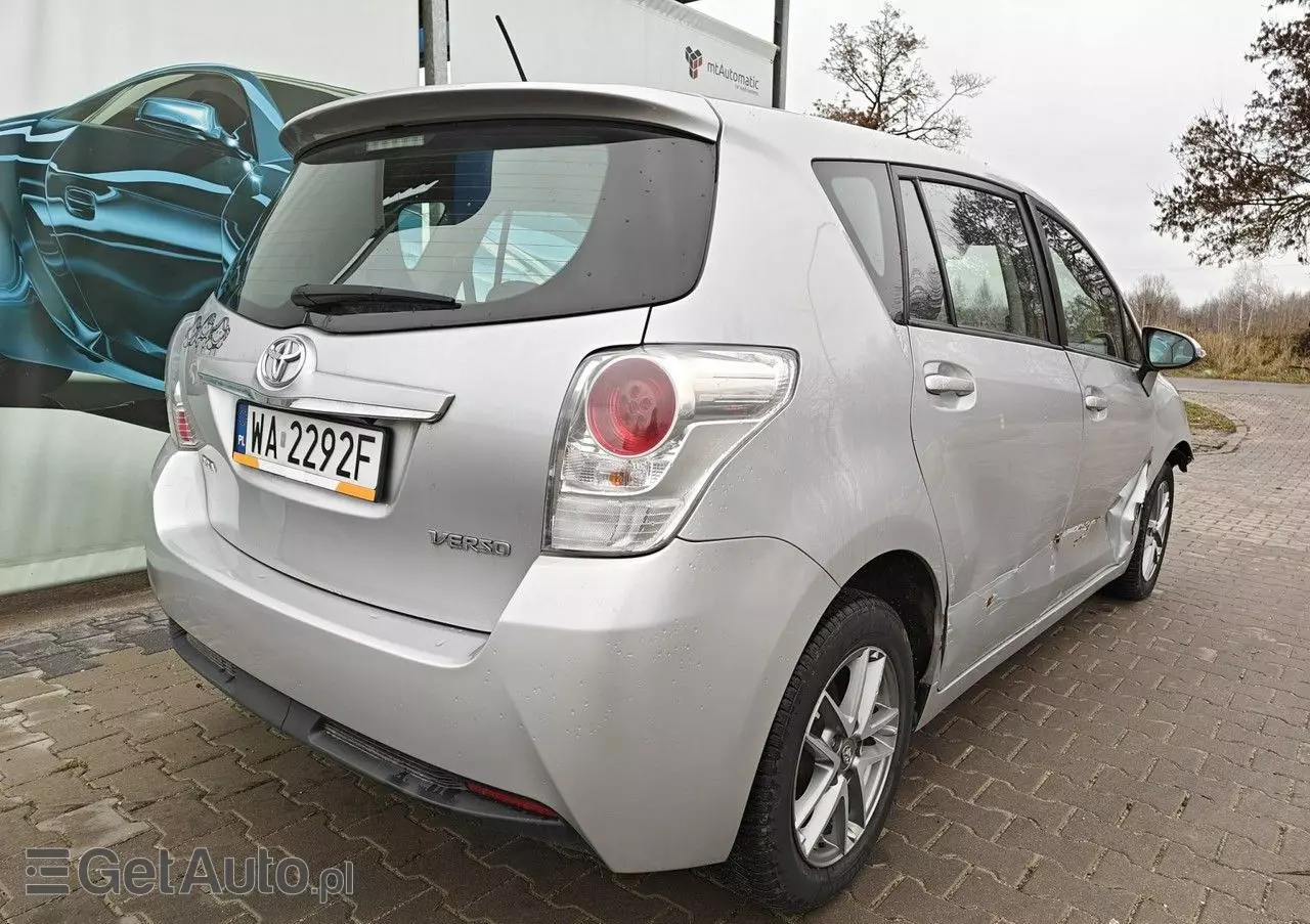 TOYOTA Verso 