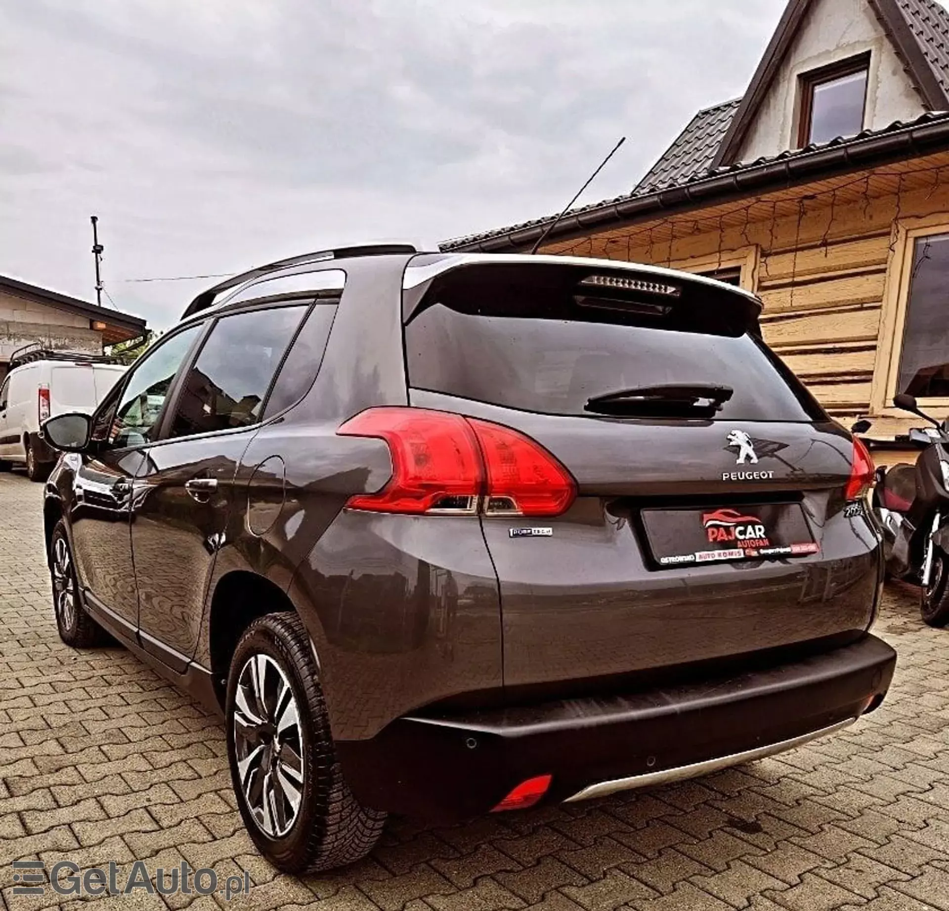 PEUGEOT 2008 1.2 VTi (82 KM)