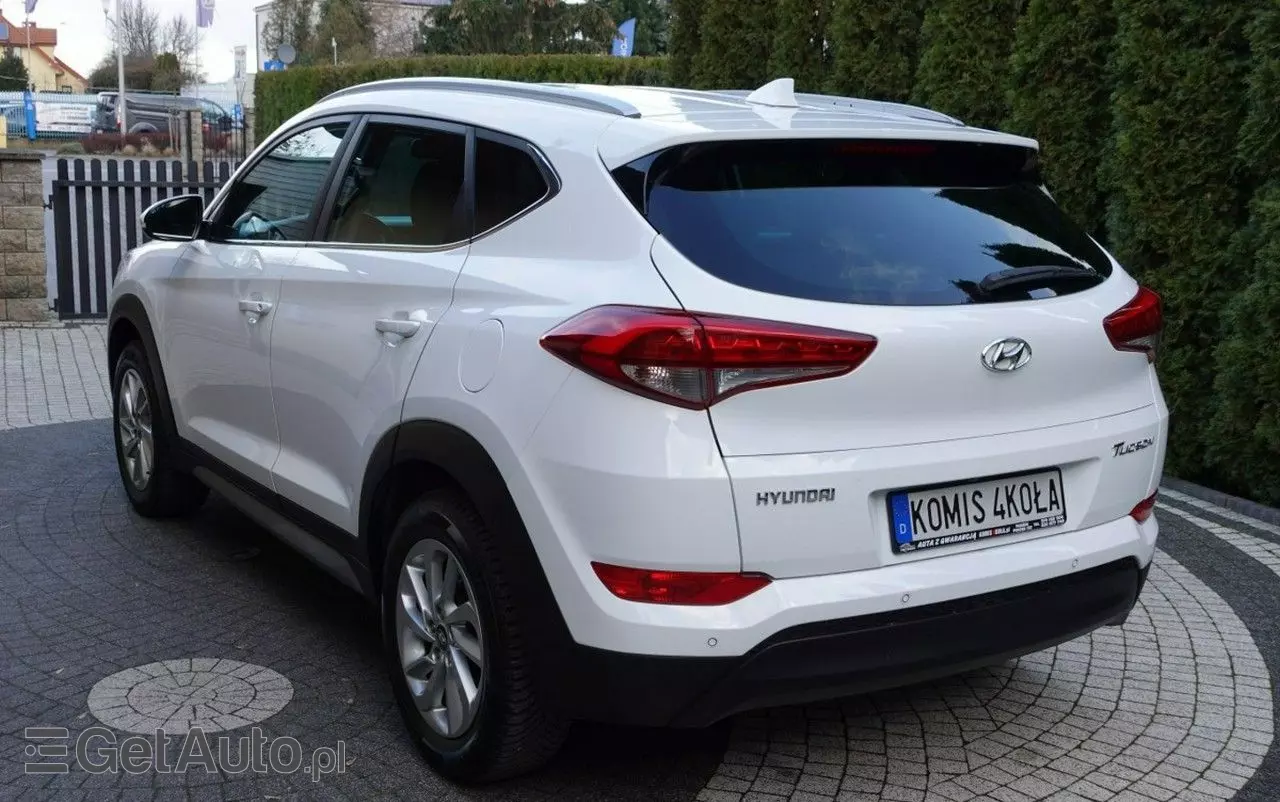 HYUNDAI Tucson 