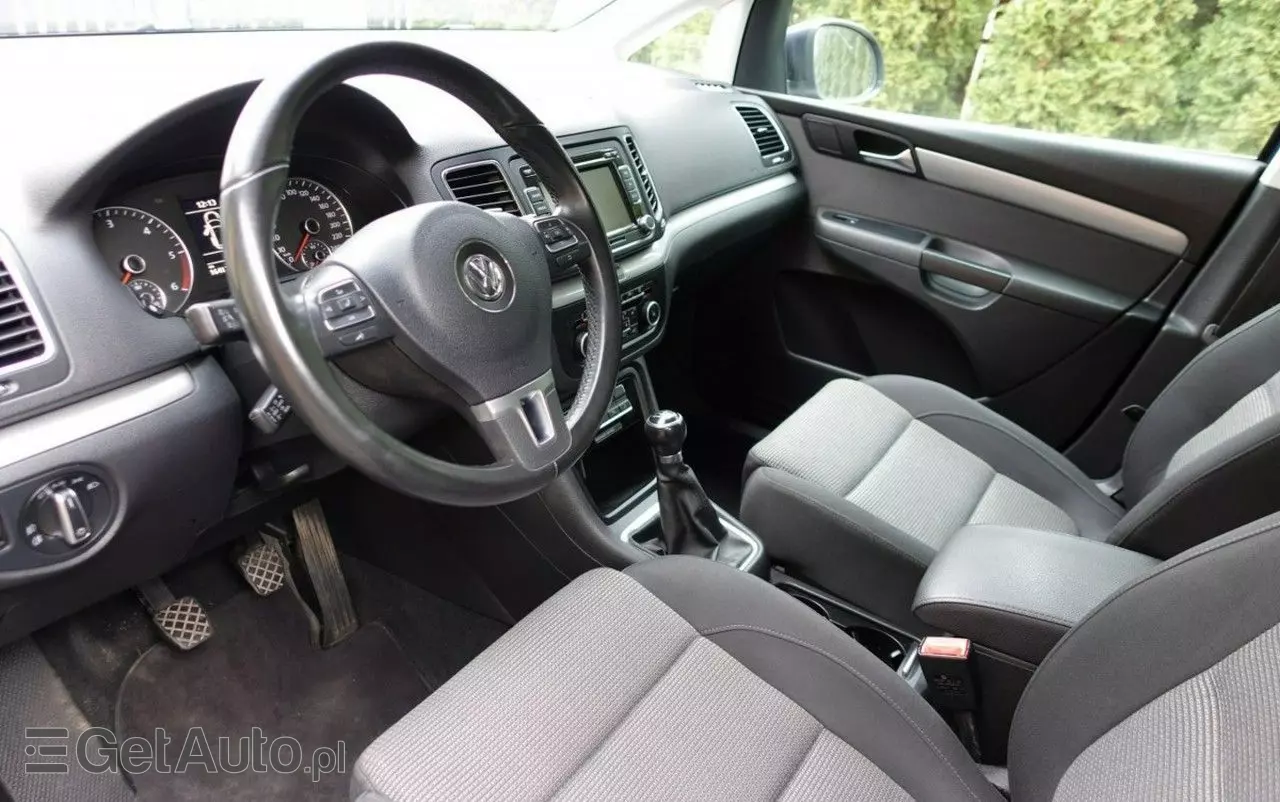 VOLKSWAGEN Sharan 