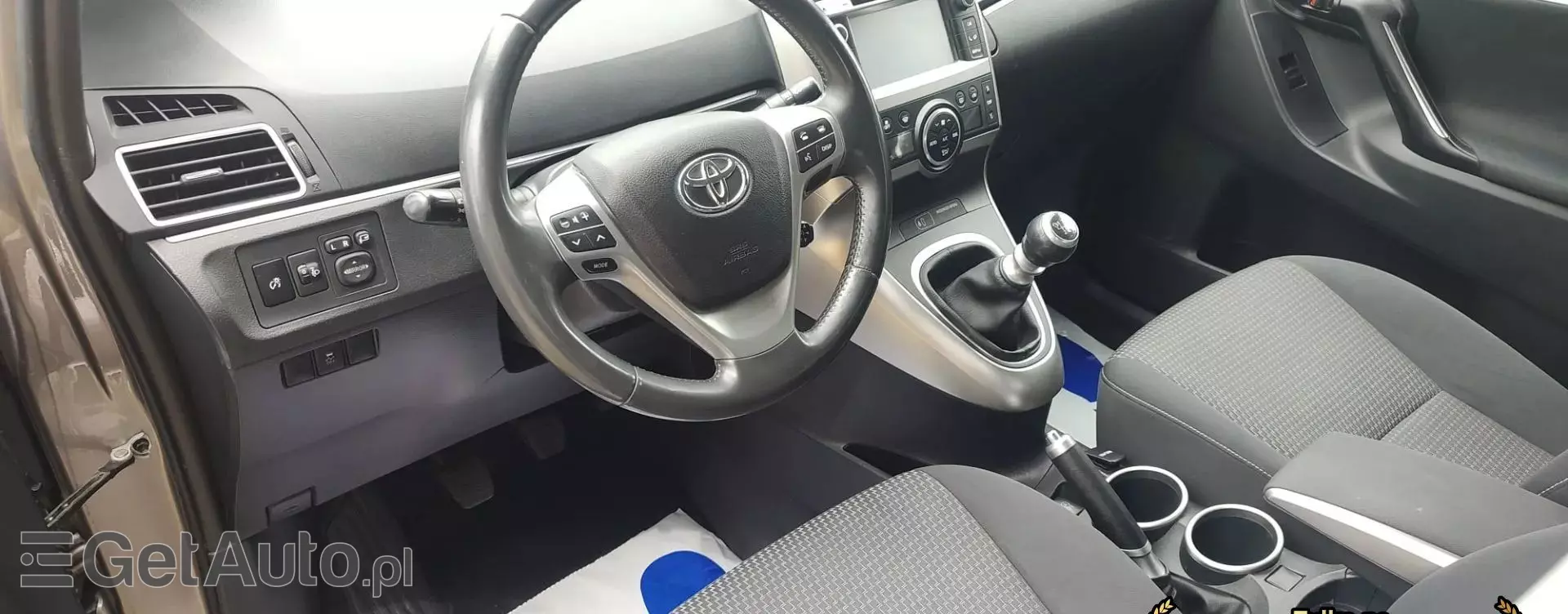 TOYOTA Verso 