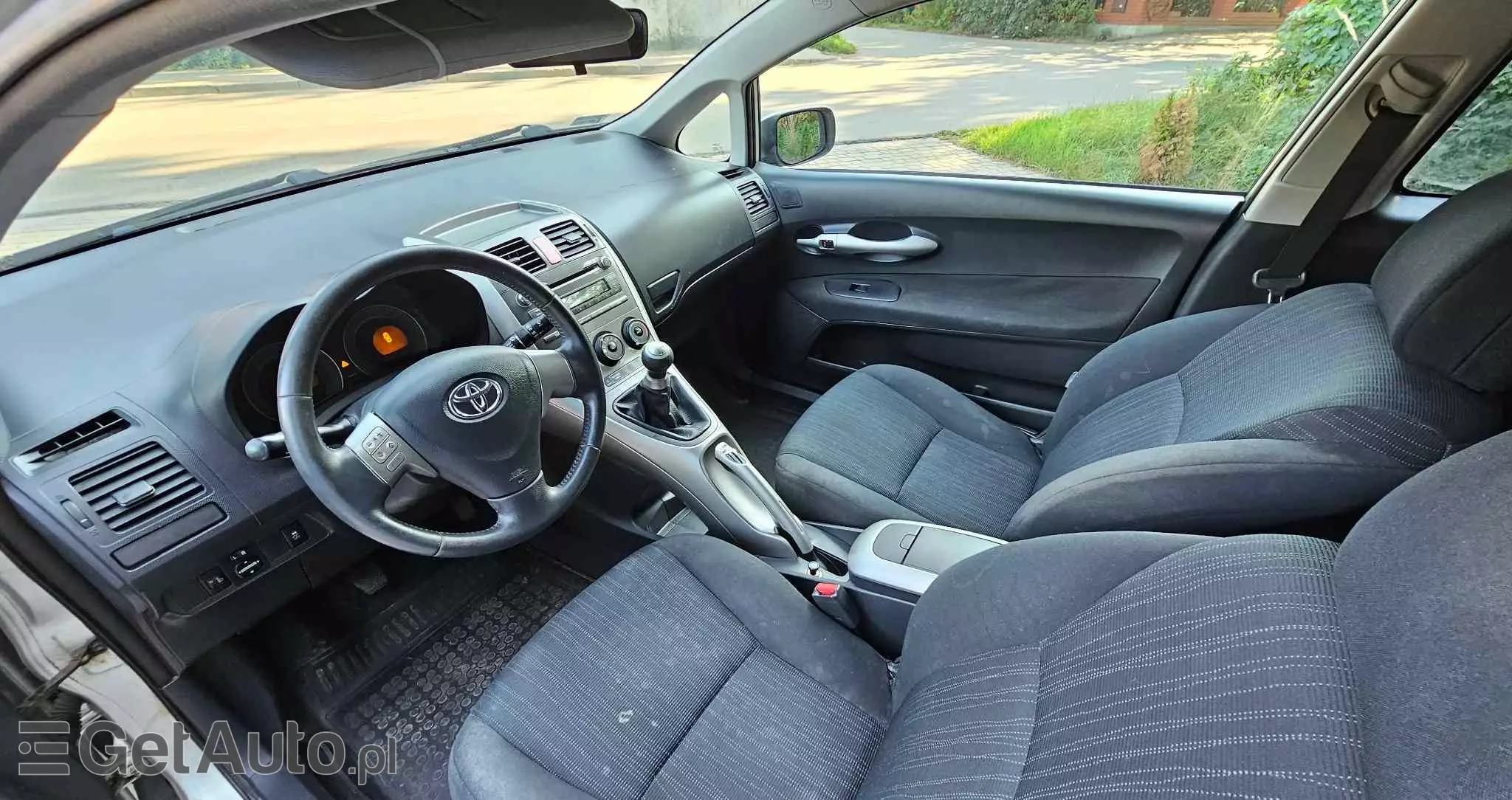 TOYOTA Auris 1.6 VVT-i Sol