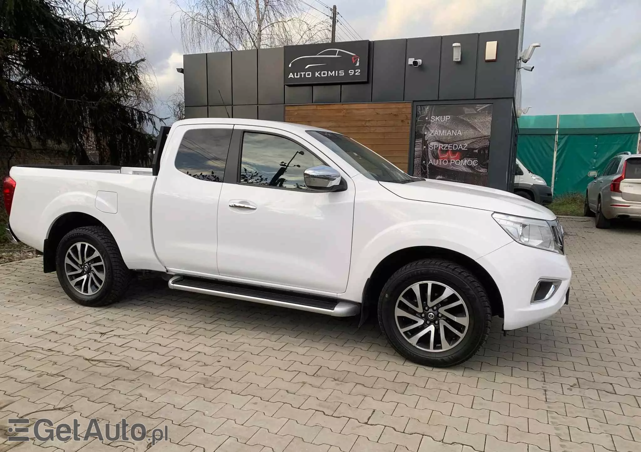 NISSAN Navara 