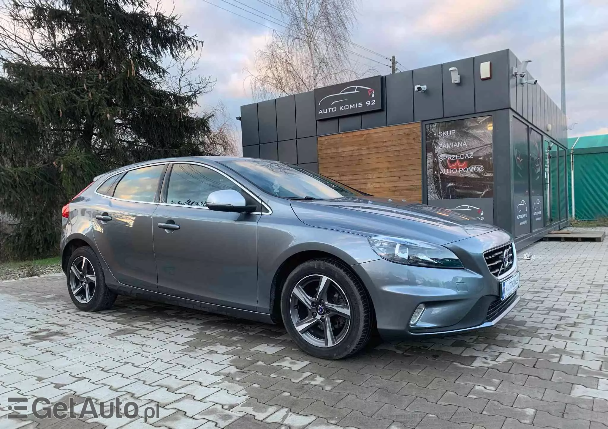 VOLVO V40 D2 Drive-E R-Design Kinetic