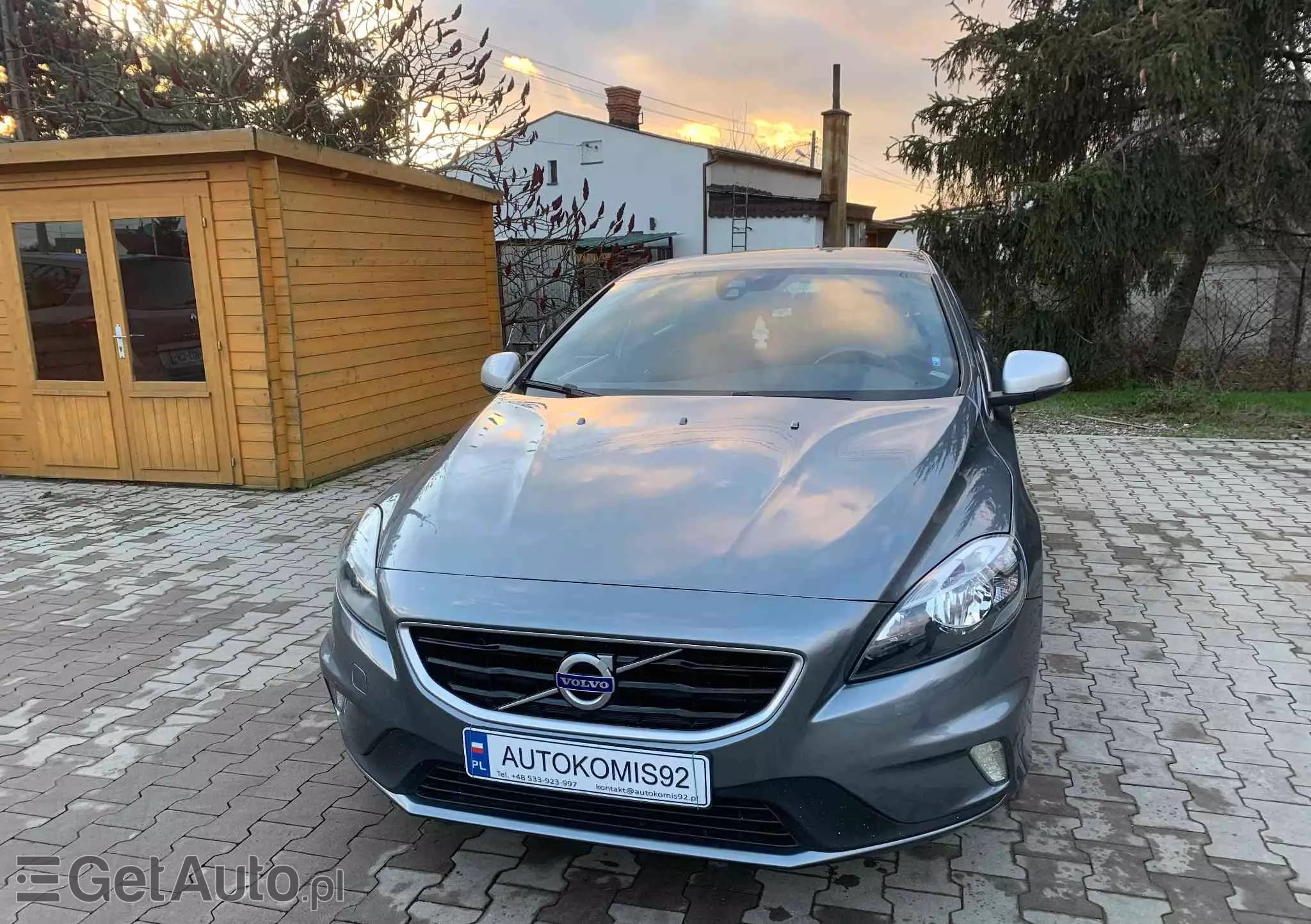 VOLVO V40 D2 Drive-E R-Design Kinetic