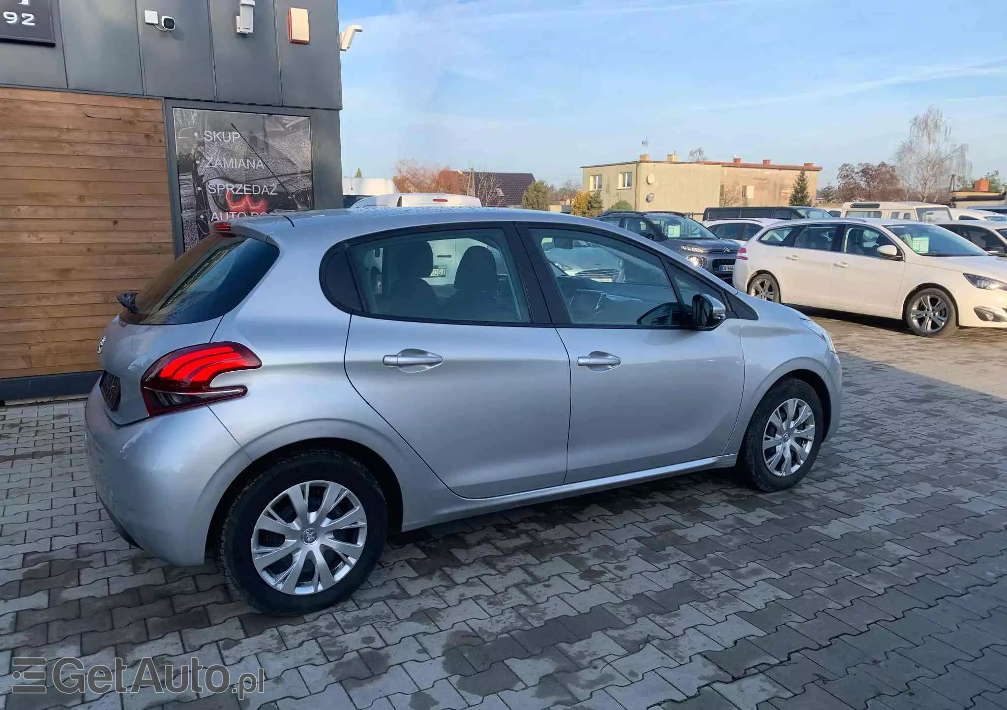 PEUGEOT 208 Blue-HDi 100 Stop&Start Style