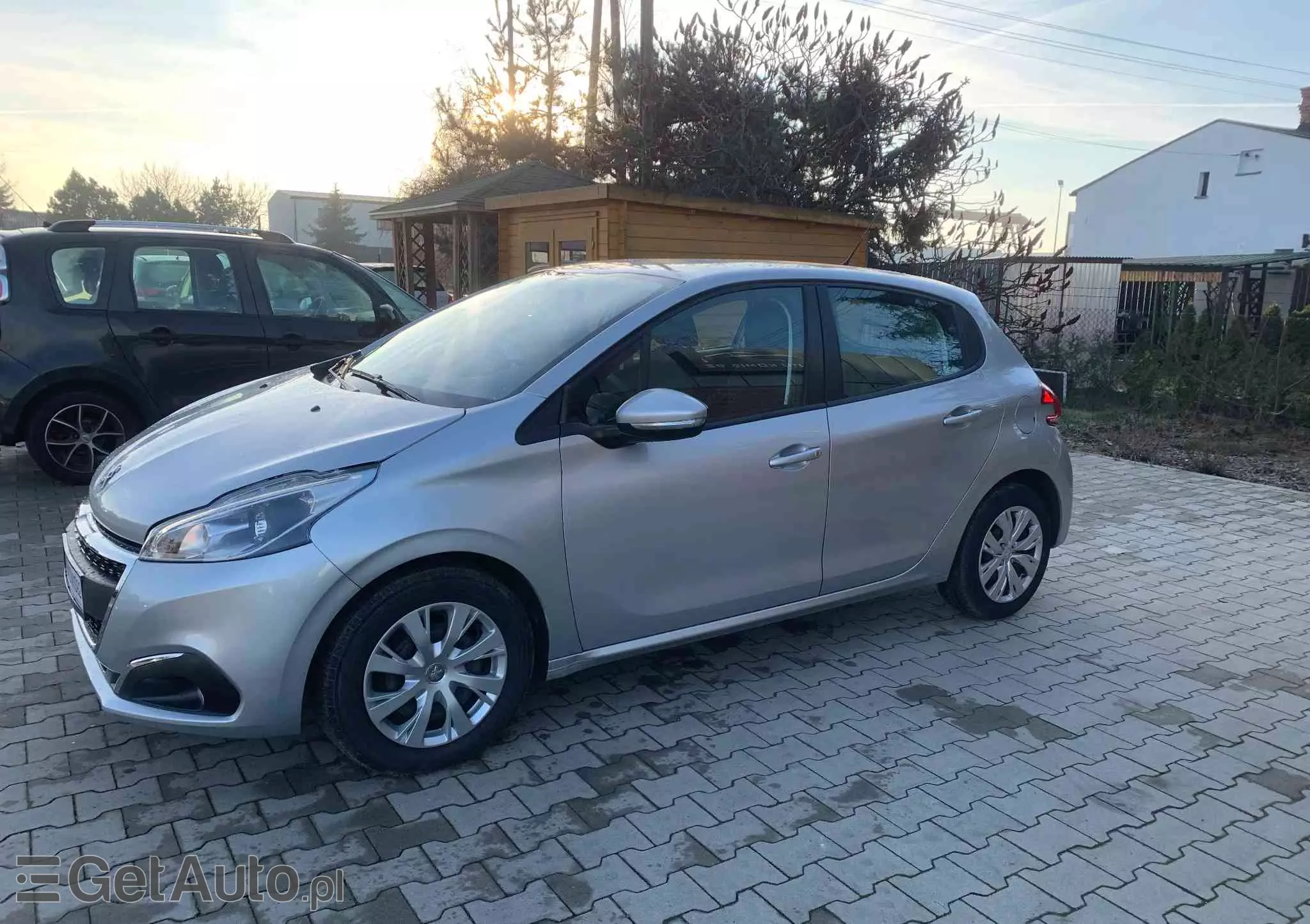 PEUGEOT 208 Blue-HDi 100 Stop&Start Style