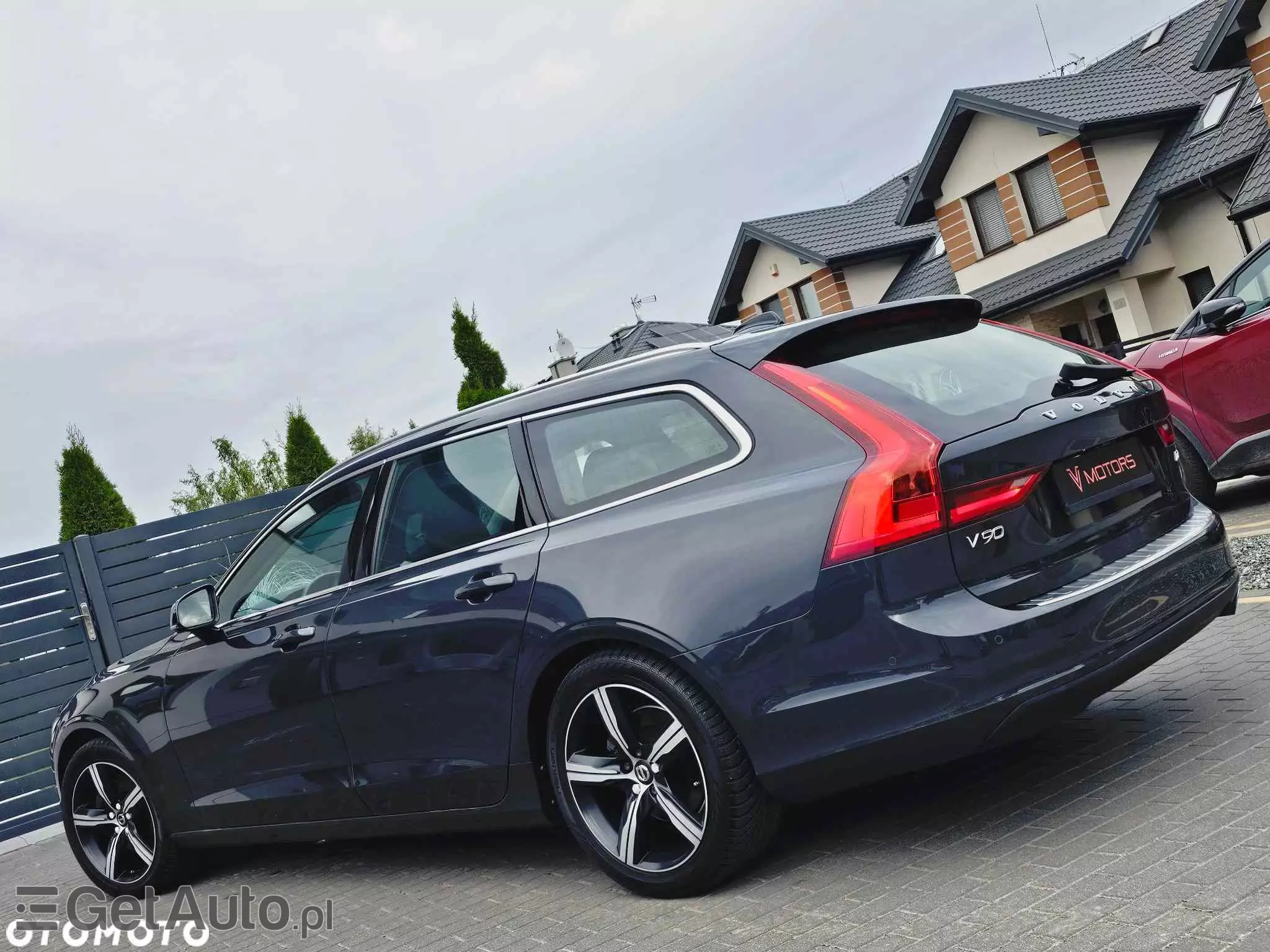 VOLVO V90 D3 Momentum Pro