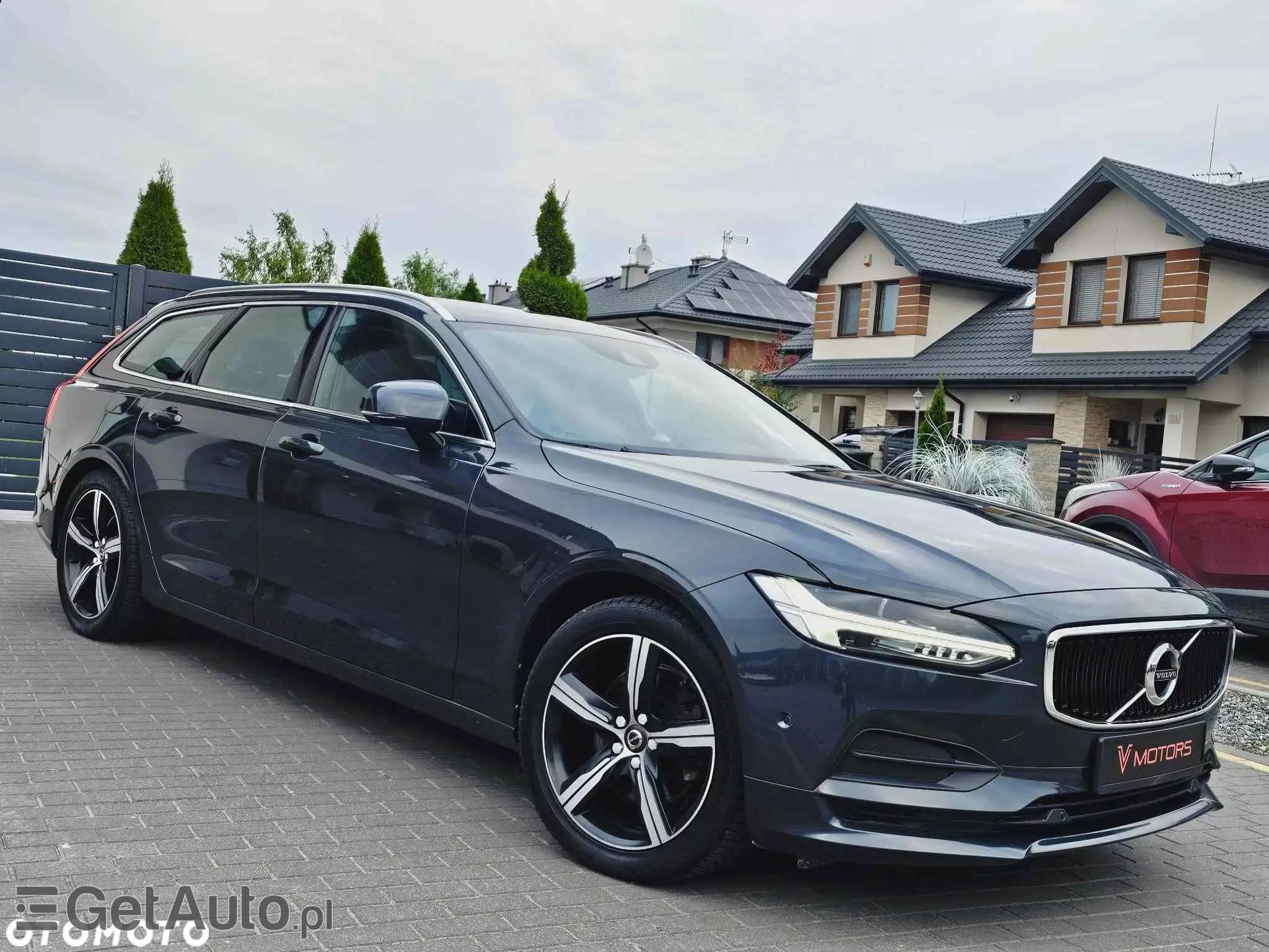 VOLVO V90 D3 Momentum Pro