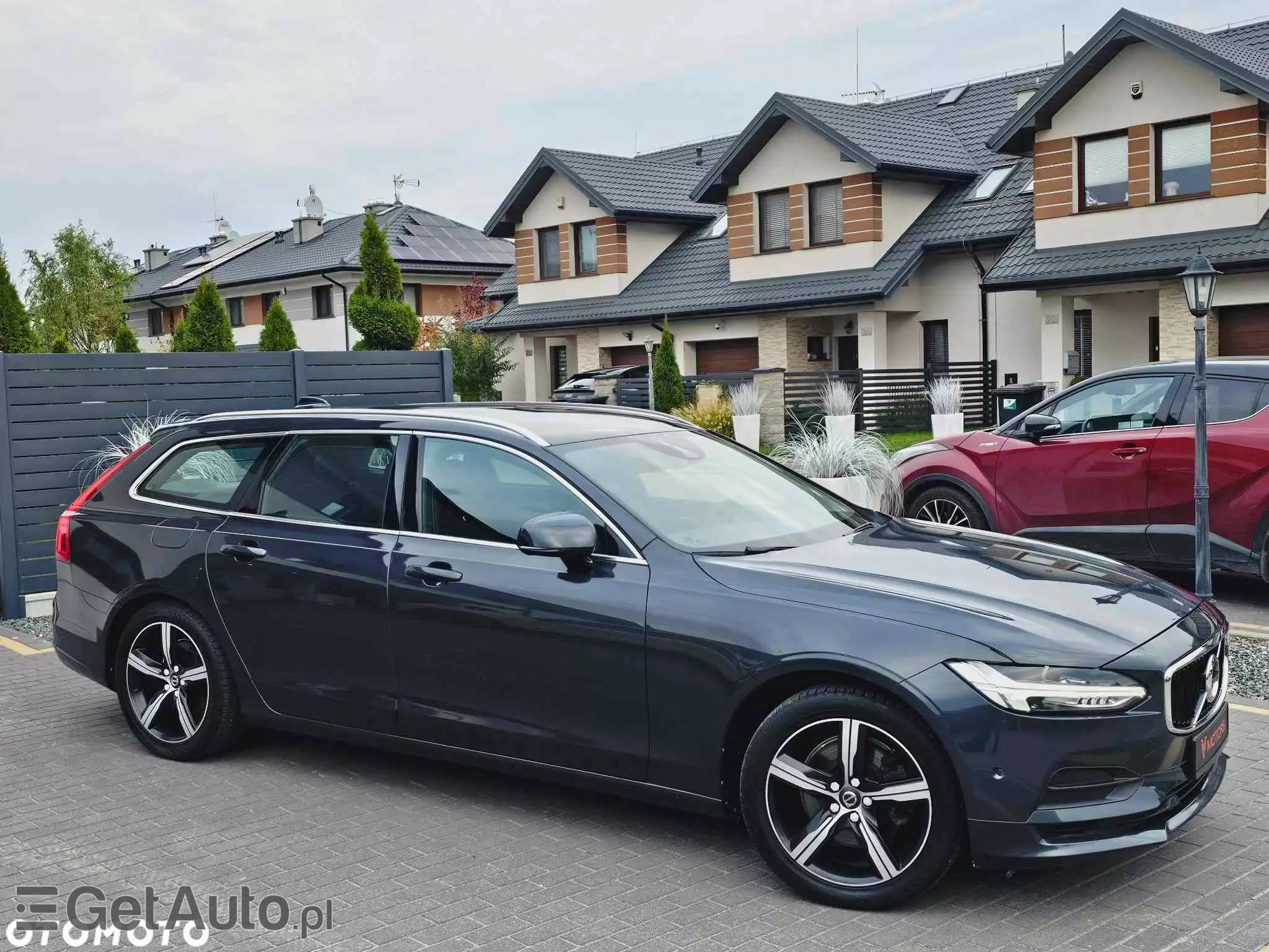 VOLVO V90 D3 Momentum Pro