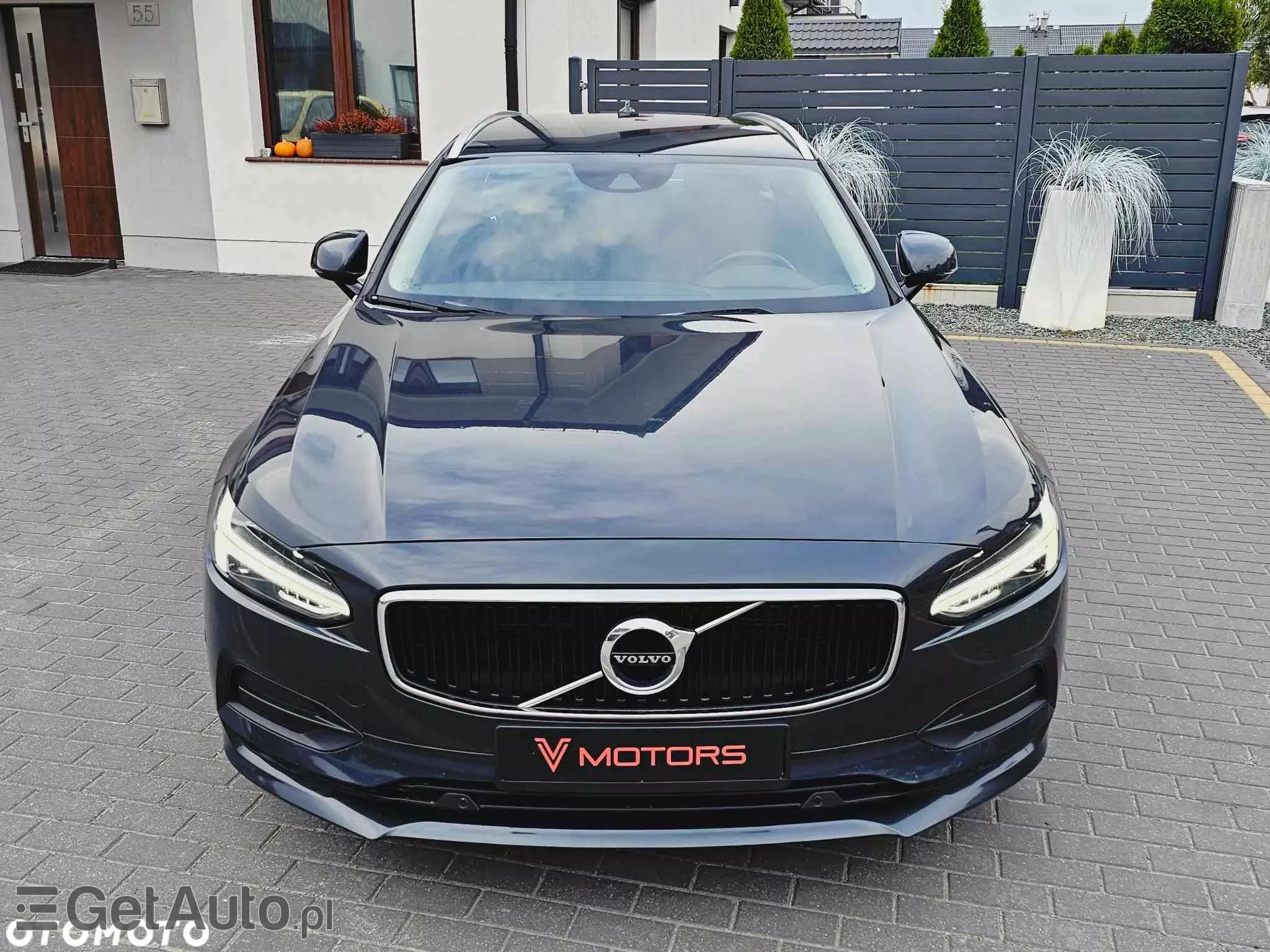 VOLVO V90 D3 Momentum Pro