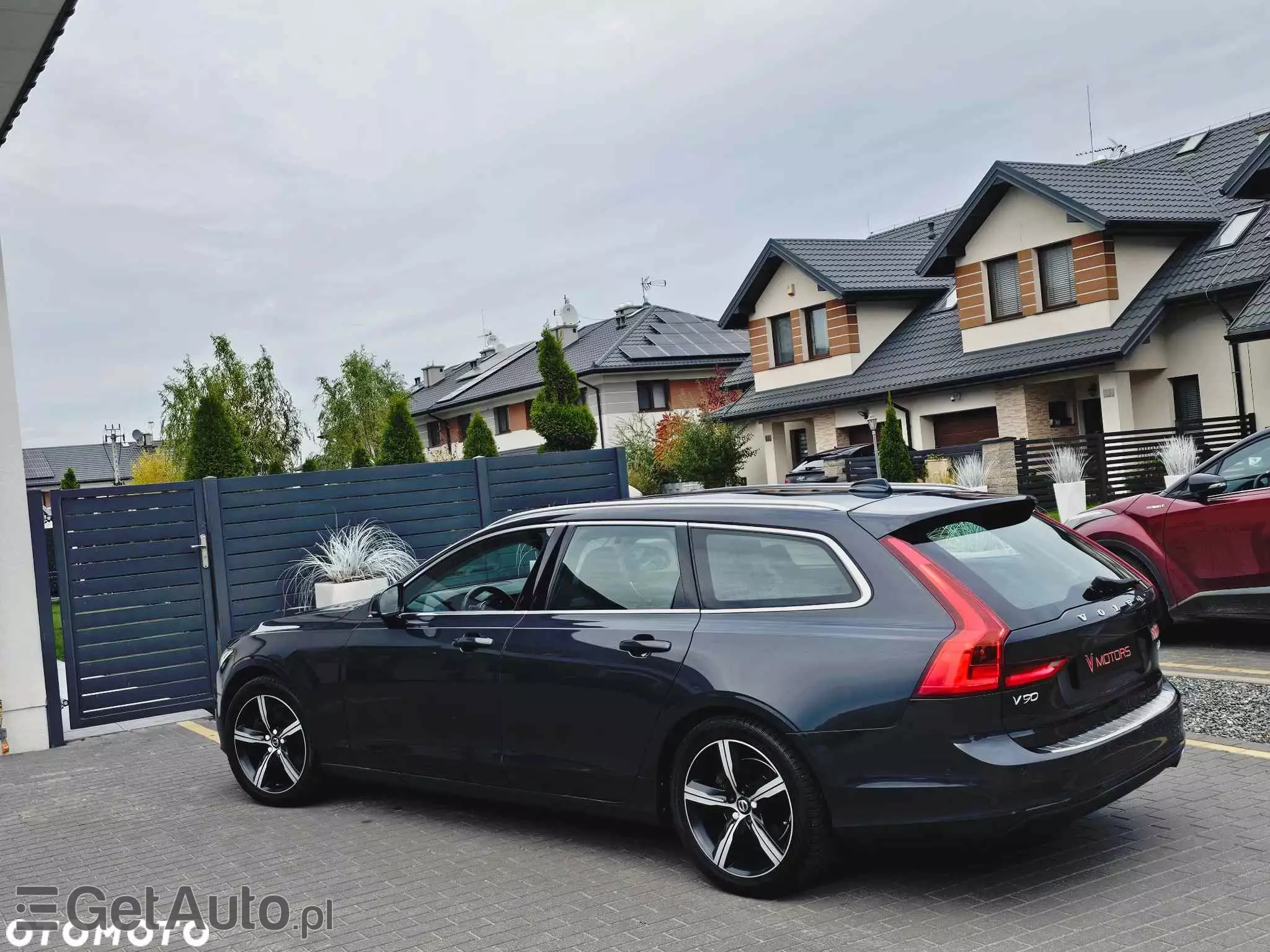 VOLVO V90 D3 Momentum Pro