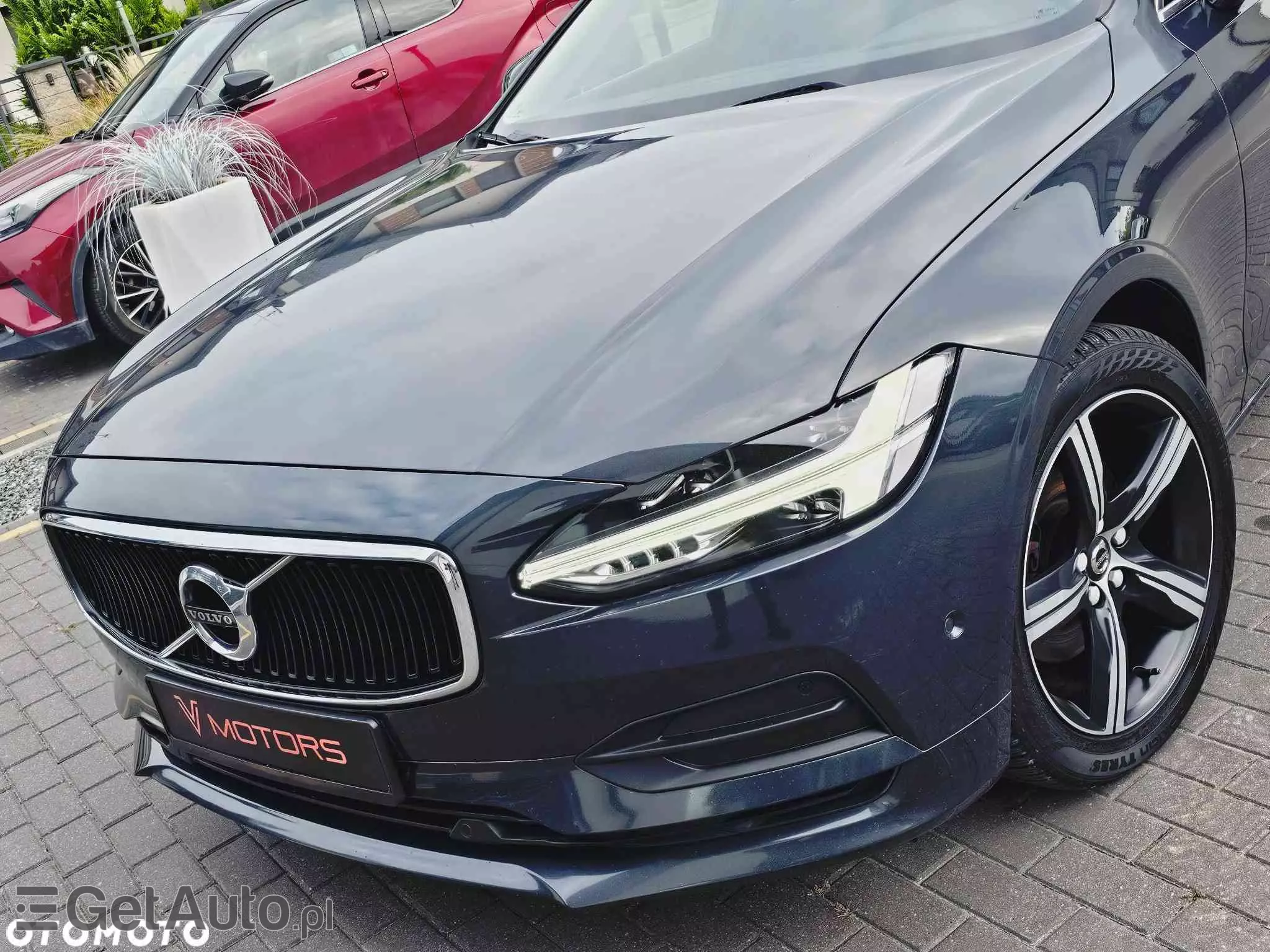 VOLVO V90 D3 Momentum Pro