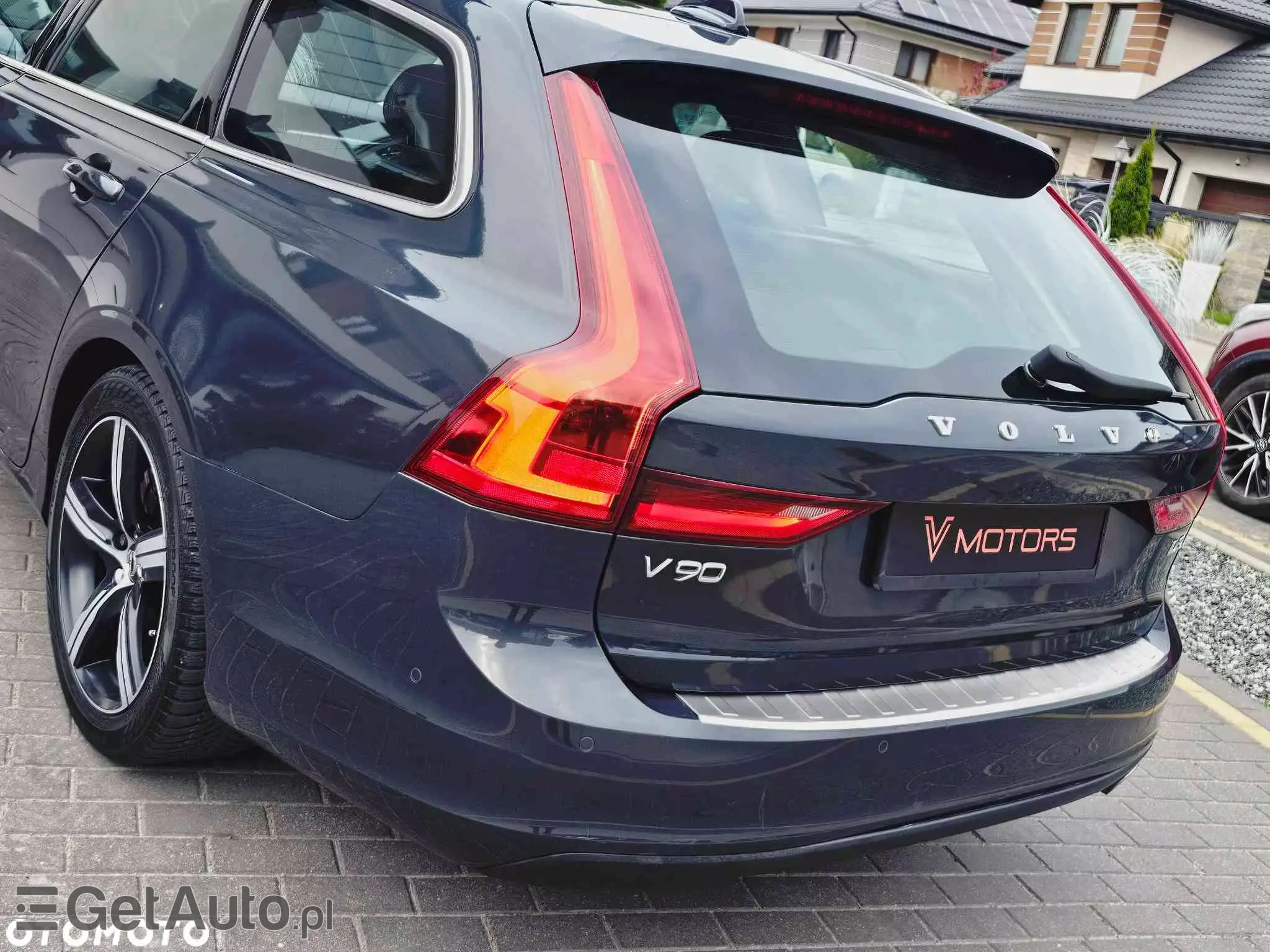 VOLVO V90 D3 Momentum Pro