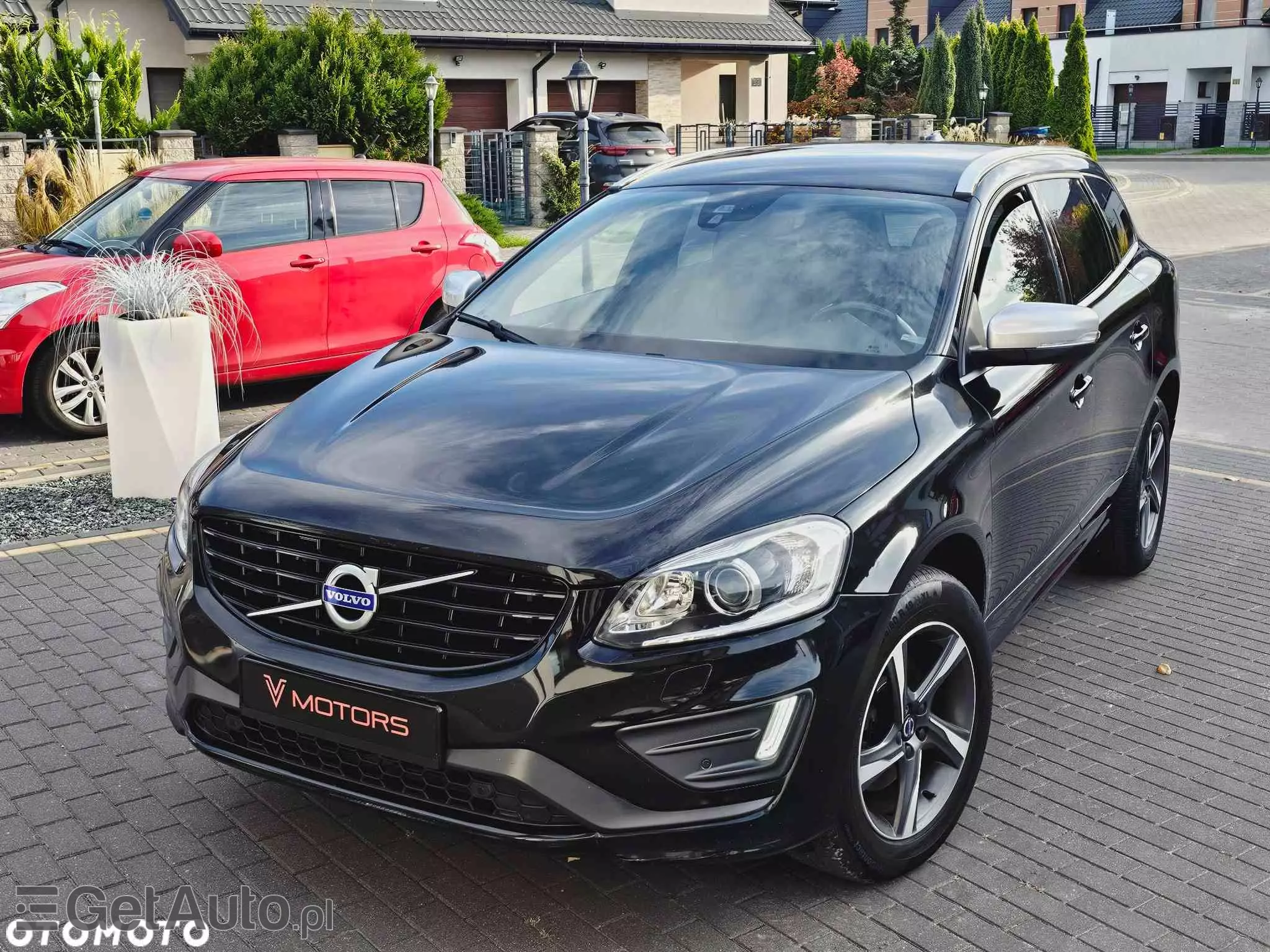 VOLVO XC 60 D3 Drive-E R-Design Momentum