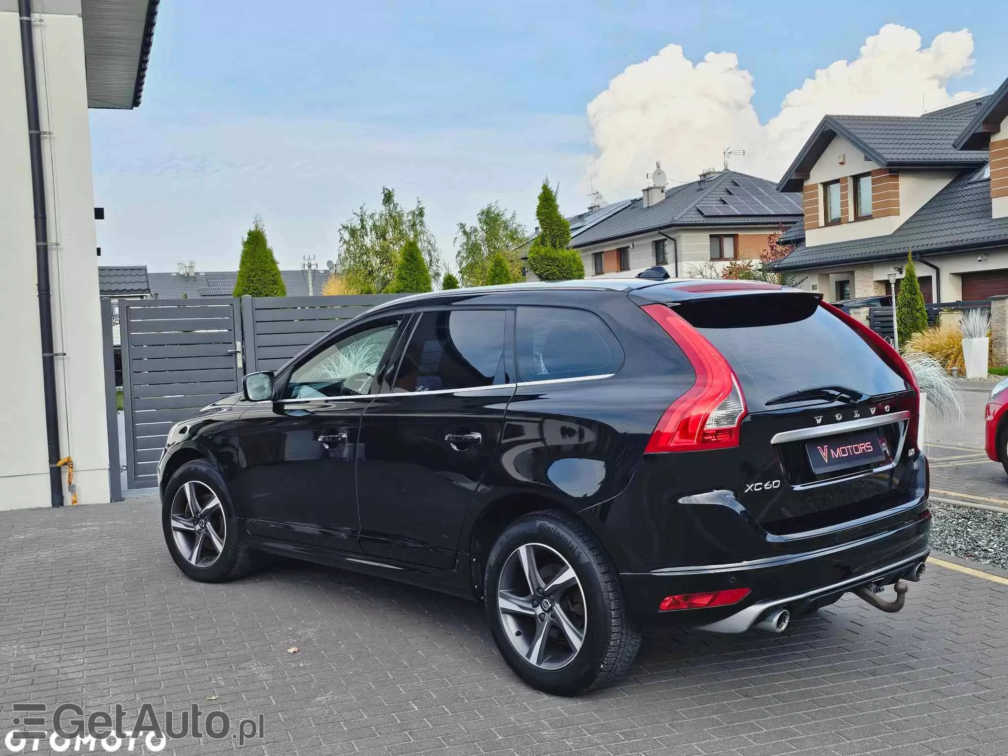 VOLVO XC 60 D3 Drive-E R-Design Momentum