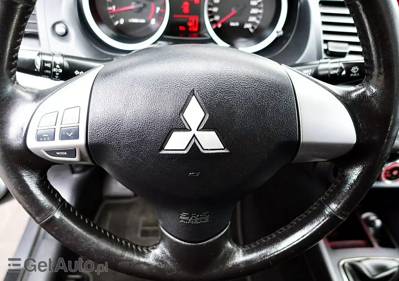 MITSUBISHI Lancer 