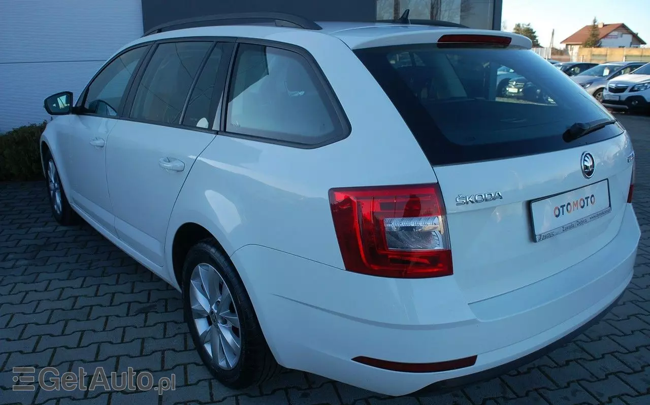 SKODA Octavia 