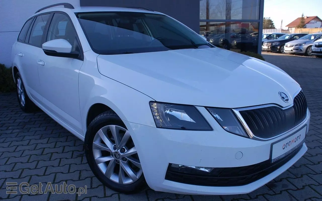 SKODA Octavia 