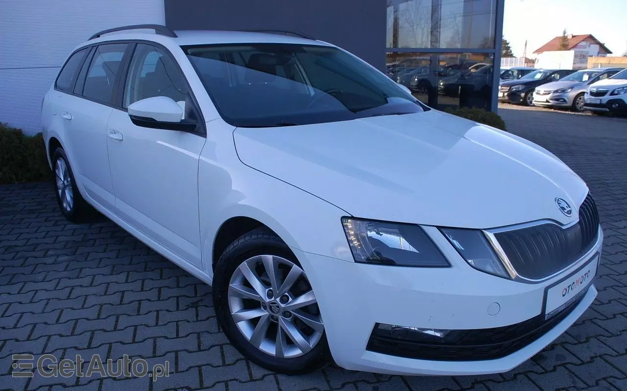 SKODA Octavia 