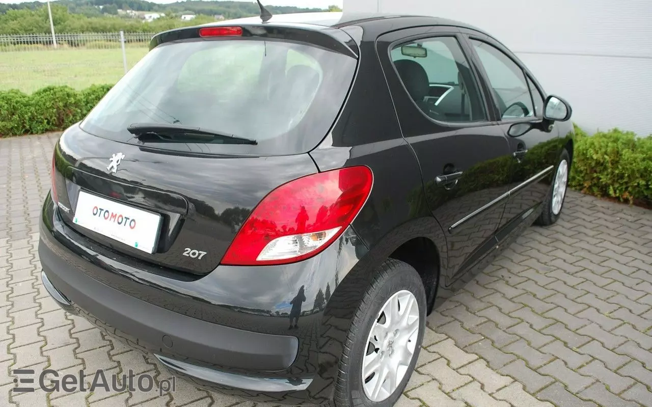 PEUGEOT 207 