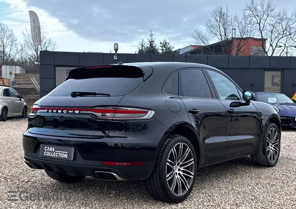 PORSCHE Macan 