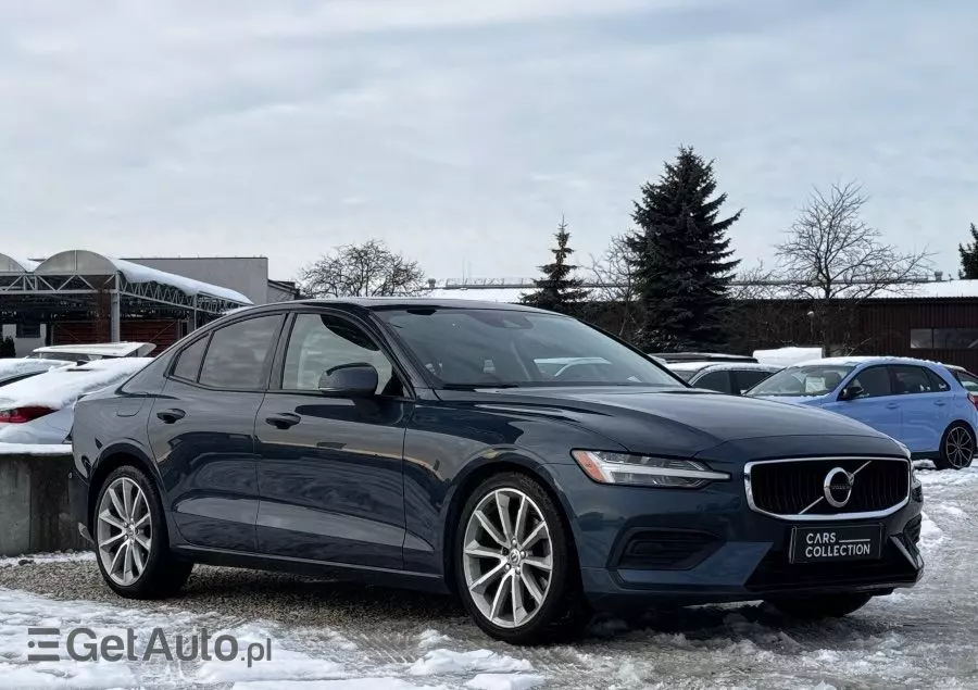 VOLVO S60 T5 Momentum Pro