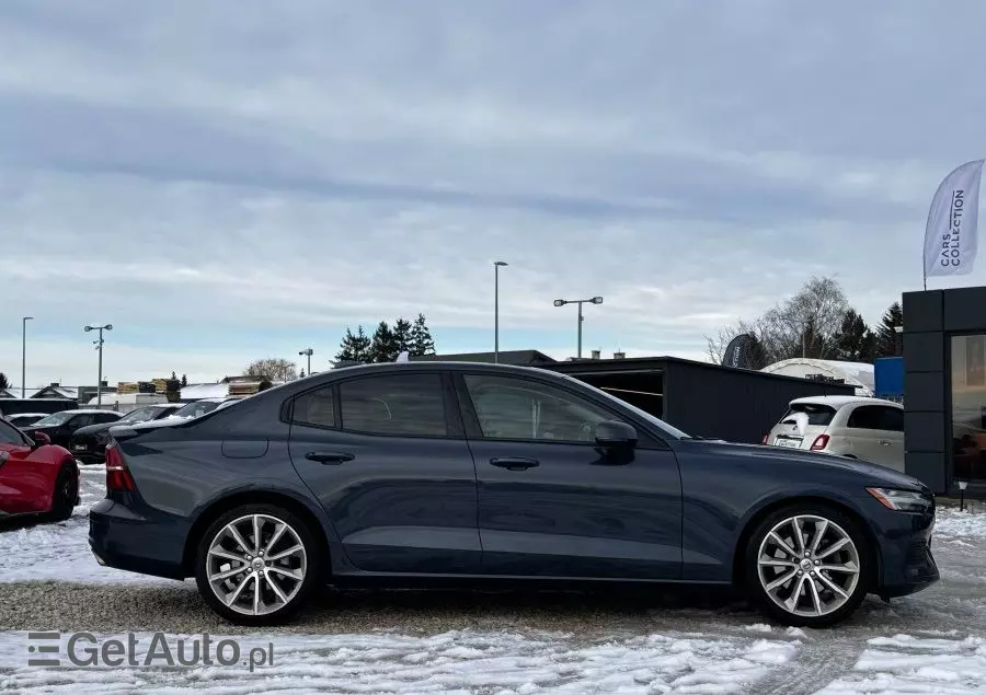 VOLVO S60 T5 Momentum Pro