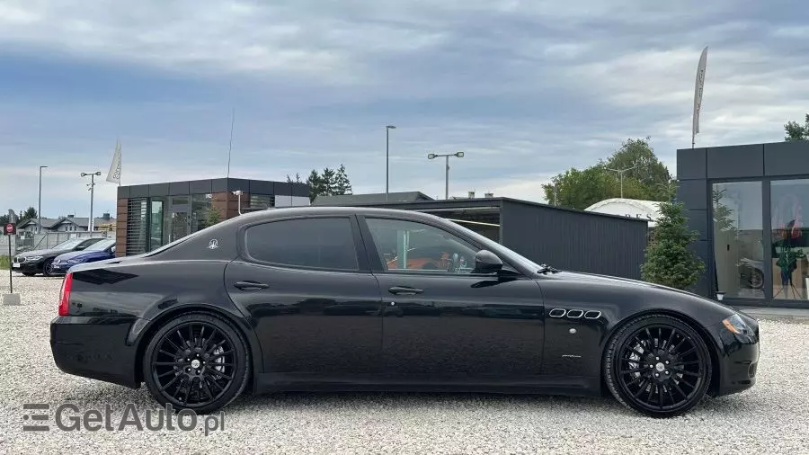 MASERATI Quattroporte 