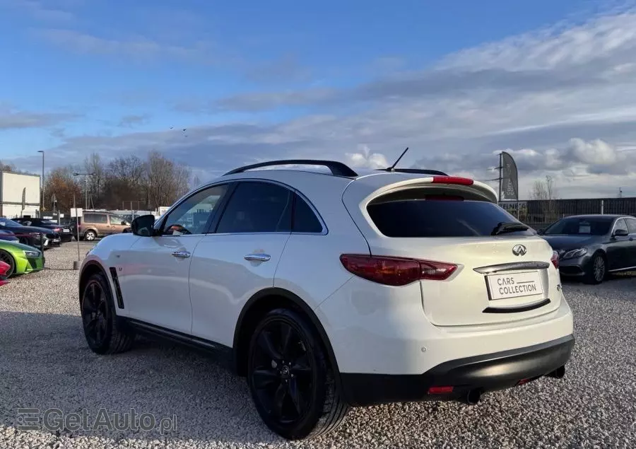 INFINITI QX70 