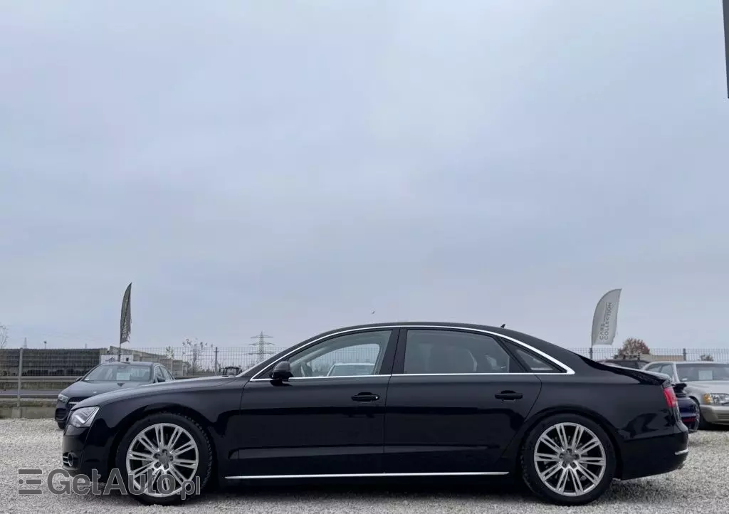 AUDI A8 