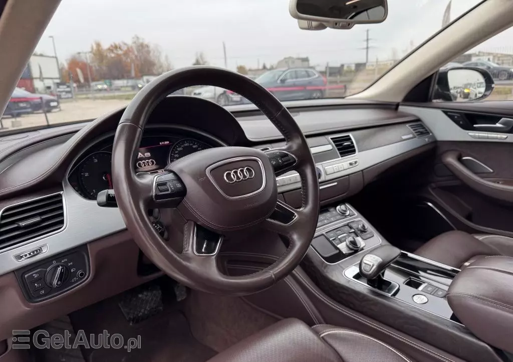 AUDI A8 