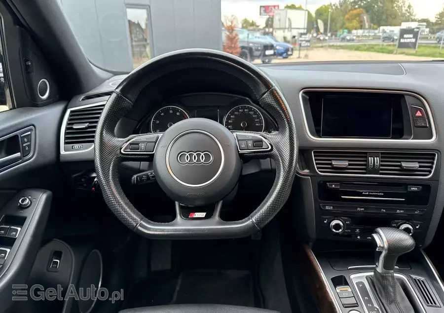 AUDI Q5 