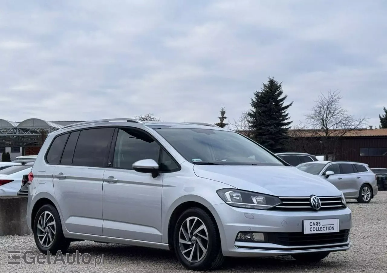 VOLKSWAGEN Touran 