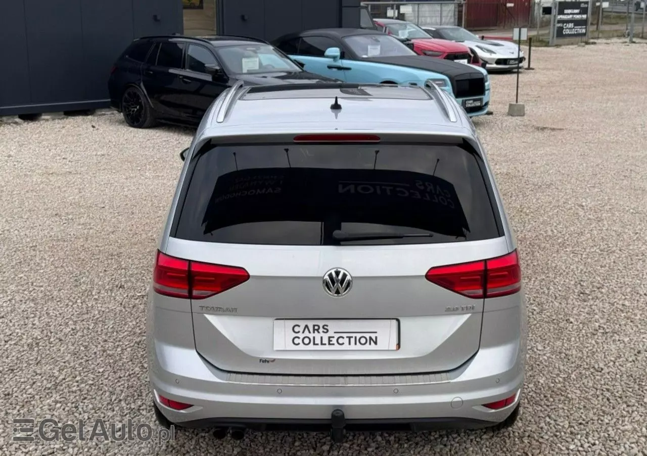 VOLKSWAGEN Touran 