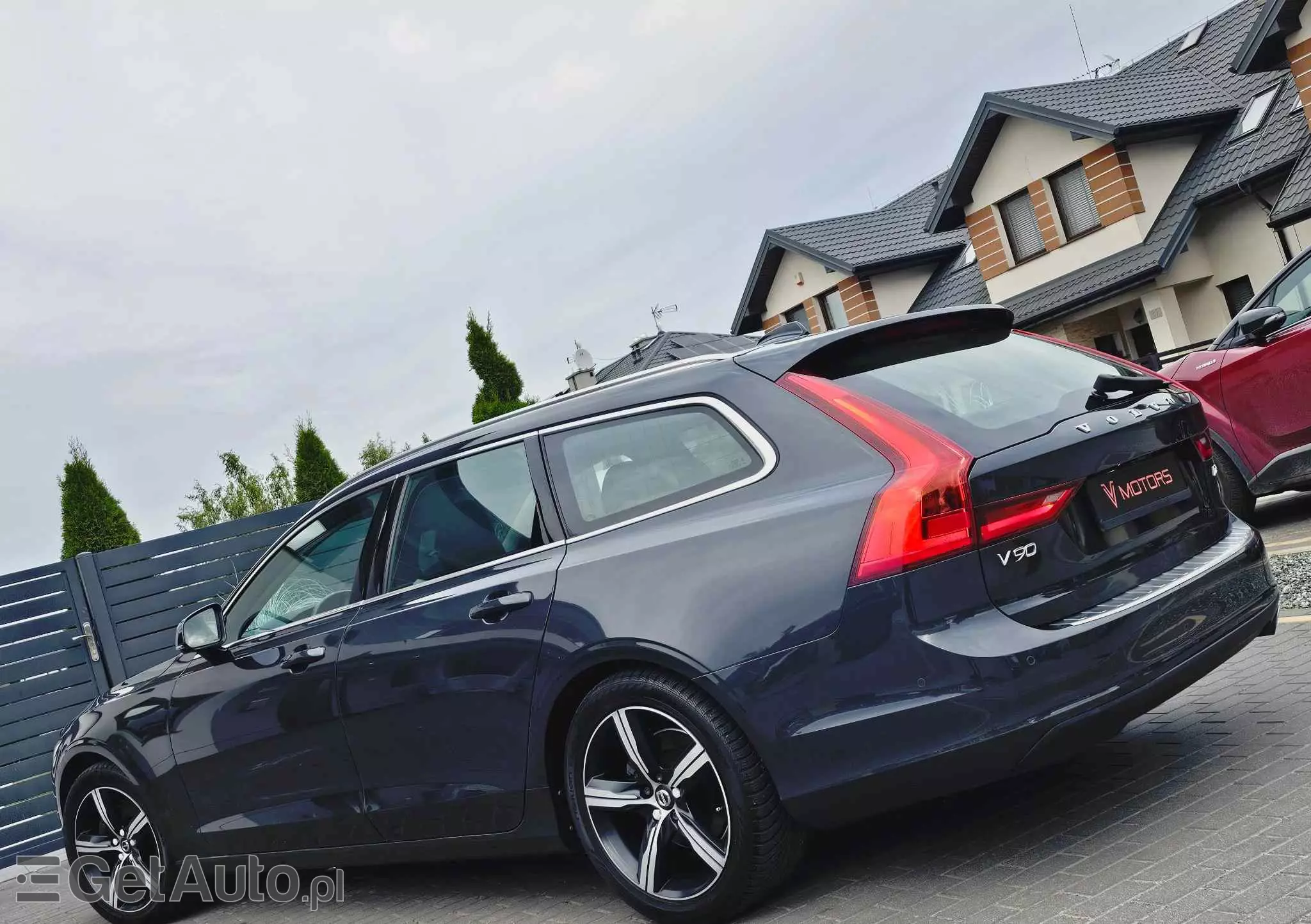 VOLVO V90 D3 Momentum Pro