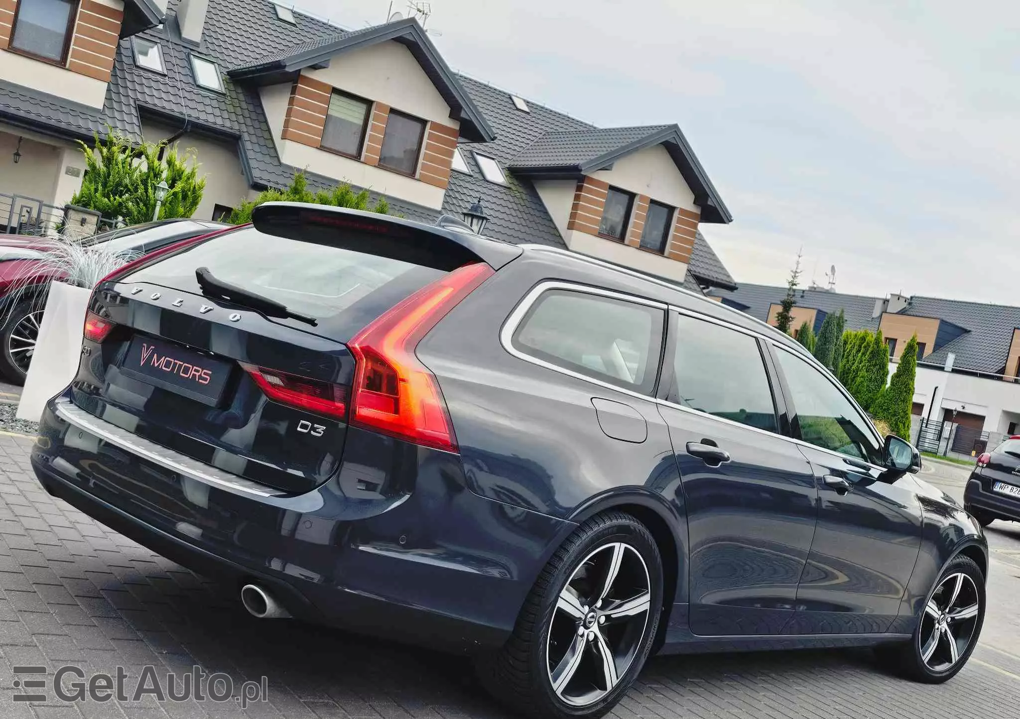 VOLVO V90 D3 Momentum Pro