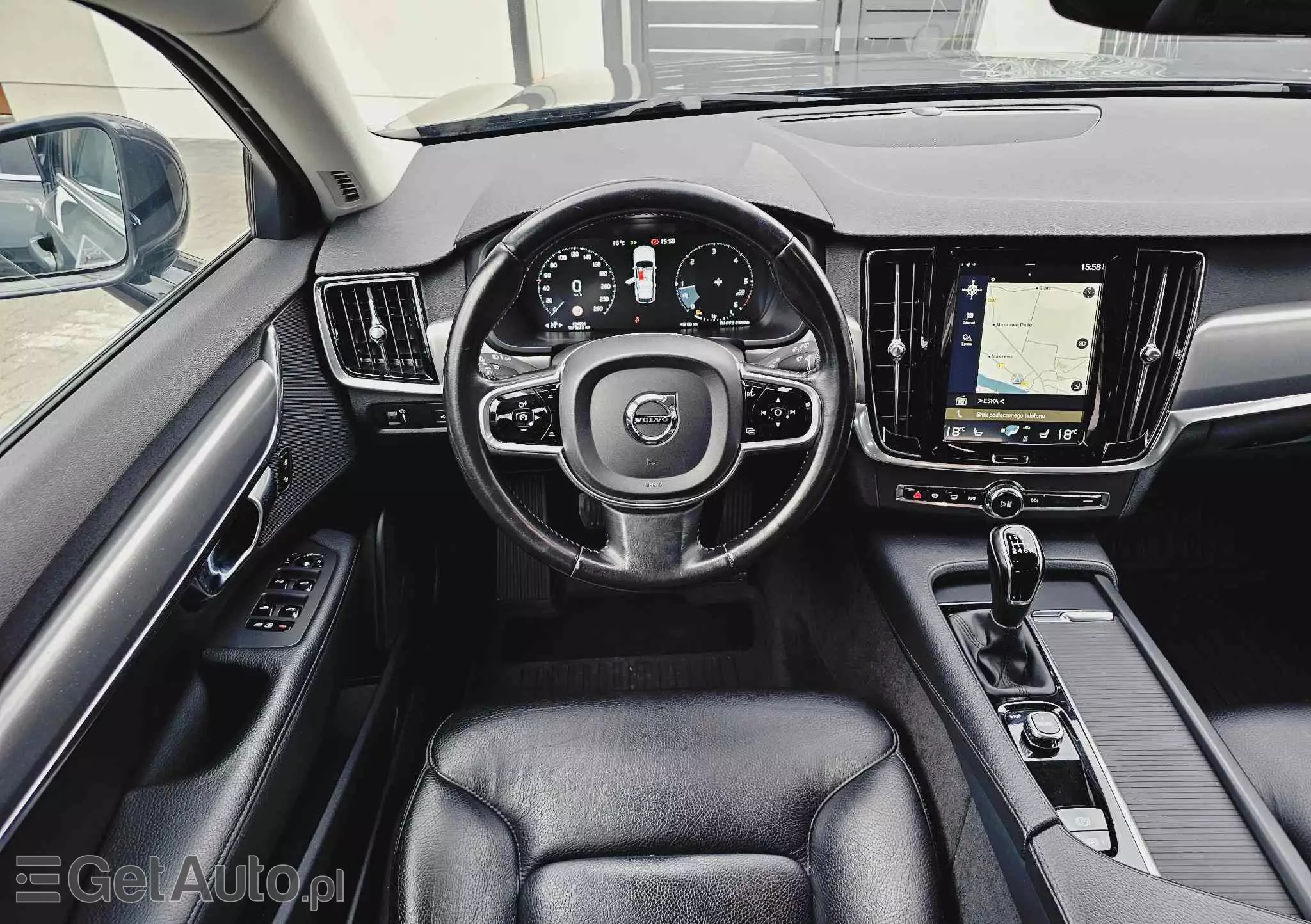 VOLVO V90 D3 Momentum Pro