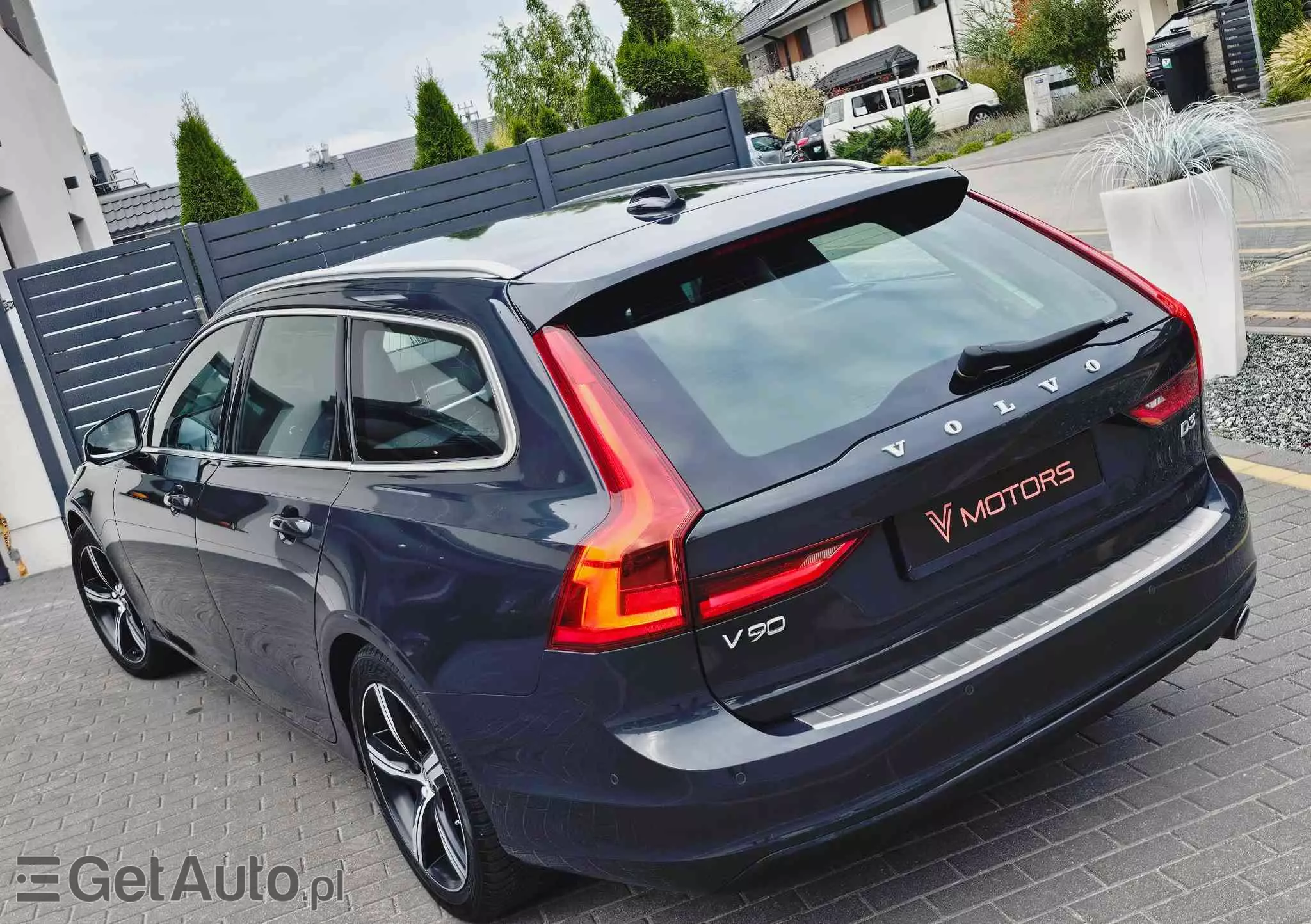 VOLVO V90 D3 Momentum Pro