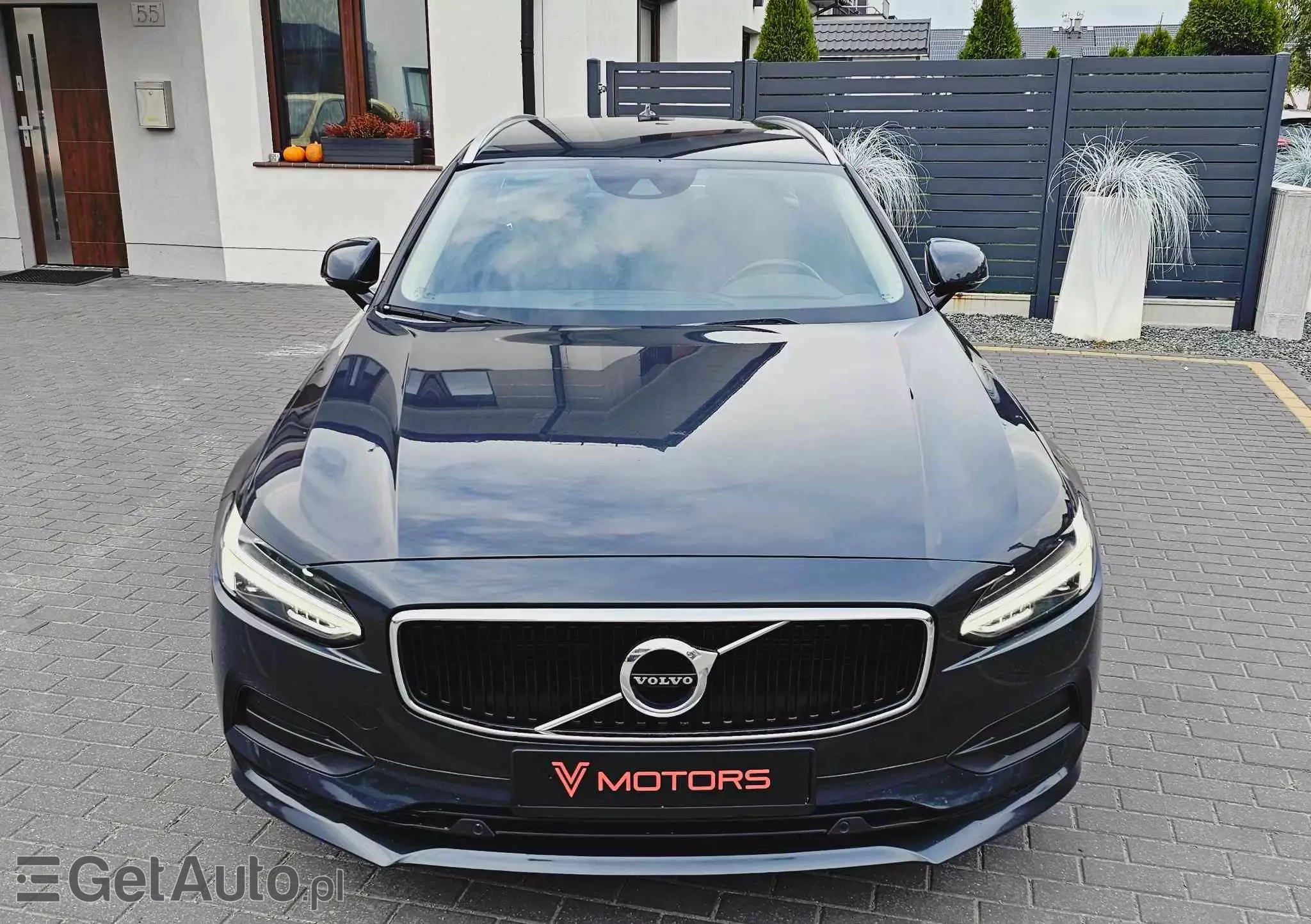 VOLVO V90 D3 Momentum Pro