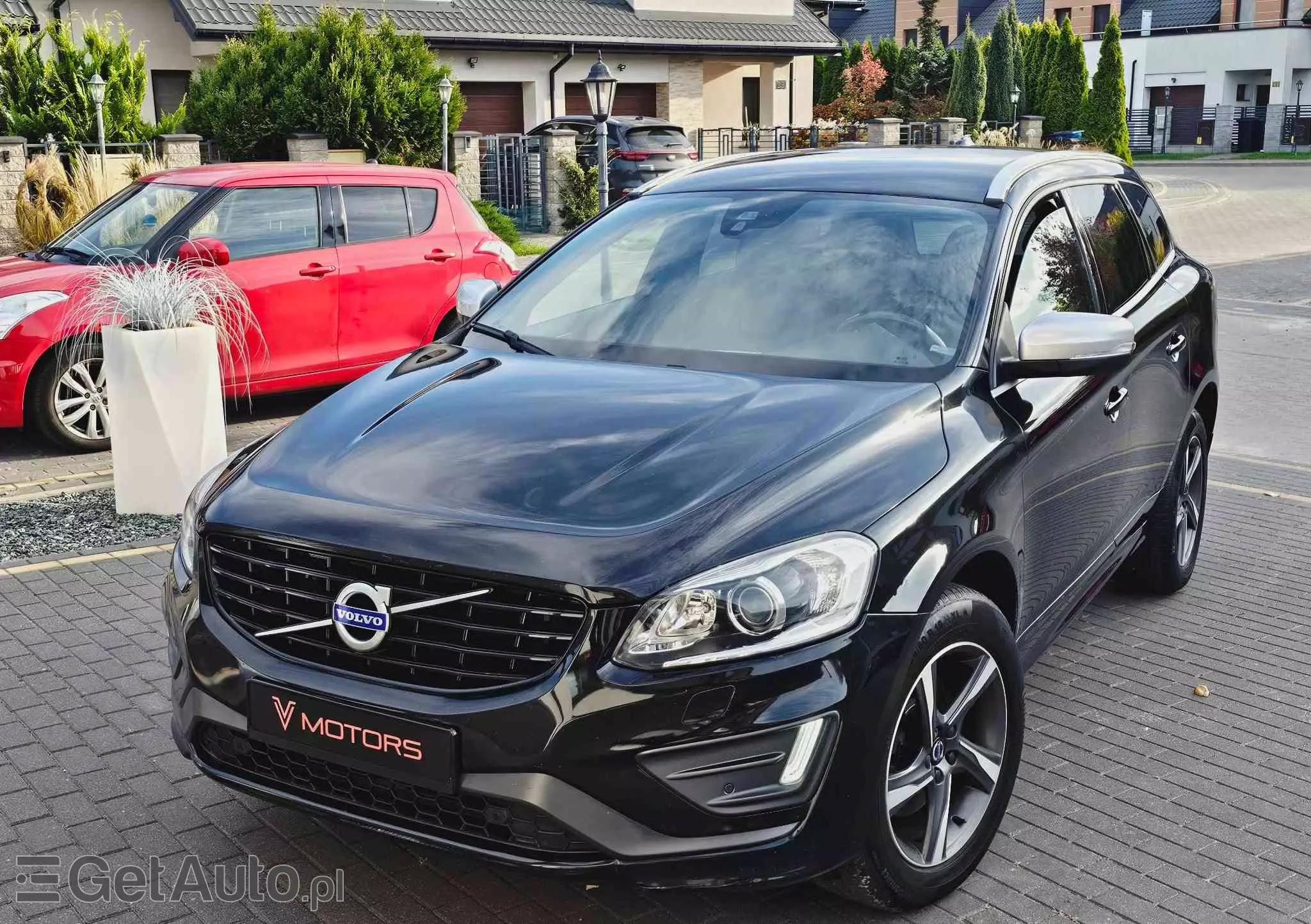 VOLVO XC 60 D3 Drive-E R-Design Momentum