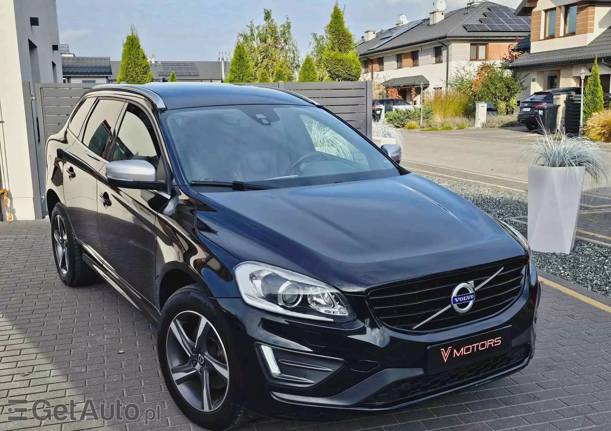 VOLVO XC 60 D3 Drive-E R-Design Momentum