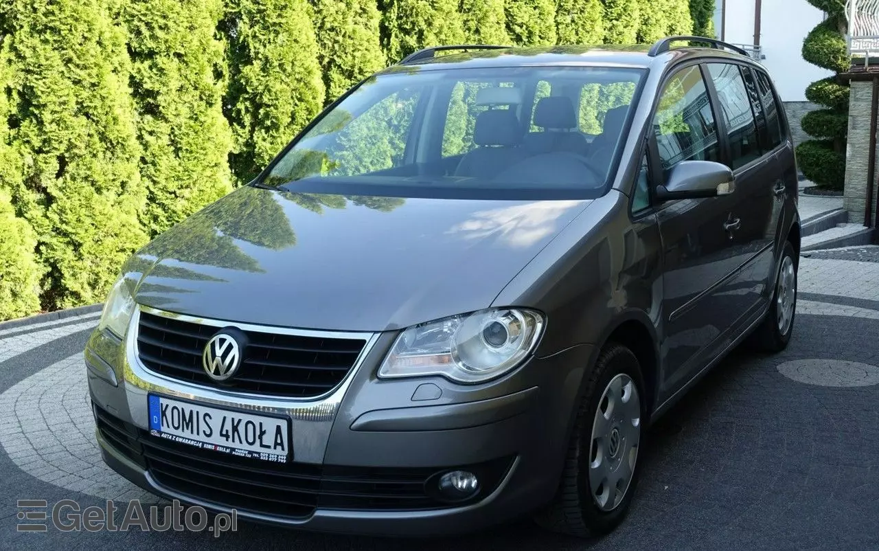 VOLKSWAGEN Touran 